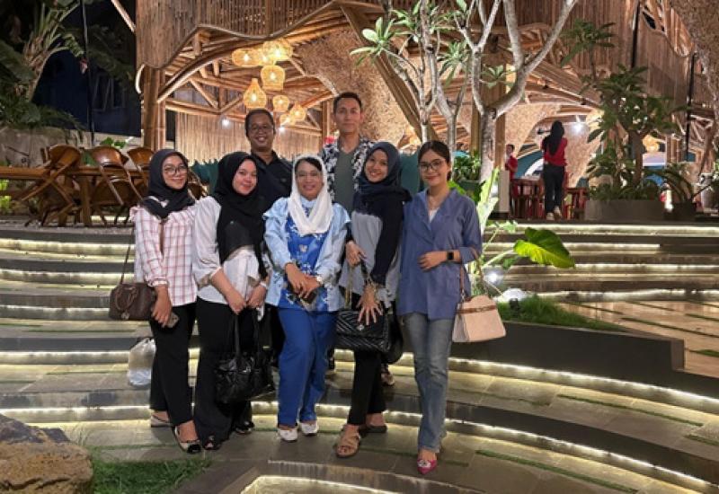 Anggota DPD RI daerah pemilihan Bengkulu, Apt. Destita Khairilisani, S.Farm., M.S.M melaksanakan Kunjungan Daerah Pemilihan (Kundapil) dengan menyerap aspirasi masyarakat penggiat seni Kota Bengkulu dalam pertemuan yang digelar di Rumah Makan Kampung Kecil, Minggu malam (17/5/2026). 